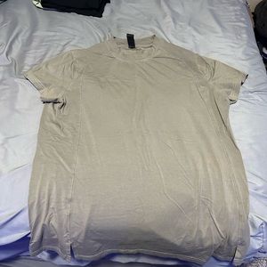 Men’s alphalete tee